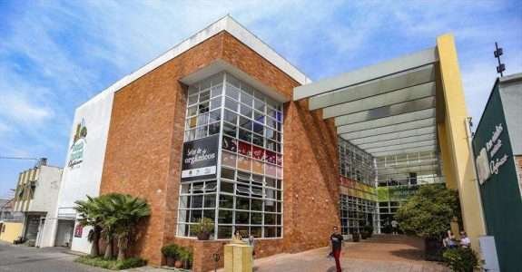 Setor de Orgânicos do Mercado Municipal de Curitiba é referência há 14 anos